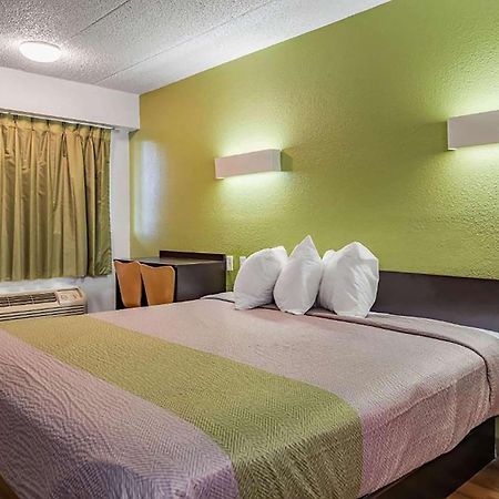 Days Inn By Wyndham Cincinnati I-71 Silverton Eksteriør bilde