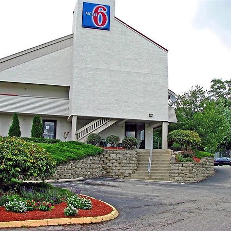 Days Inn By Wyndham Cincinnati I-71 Silverton Eksteriør bilde