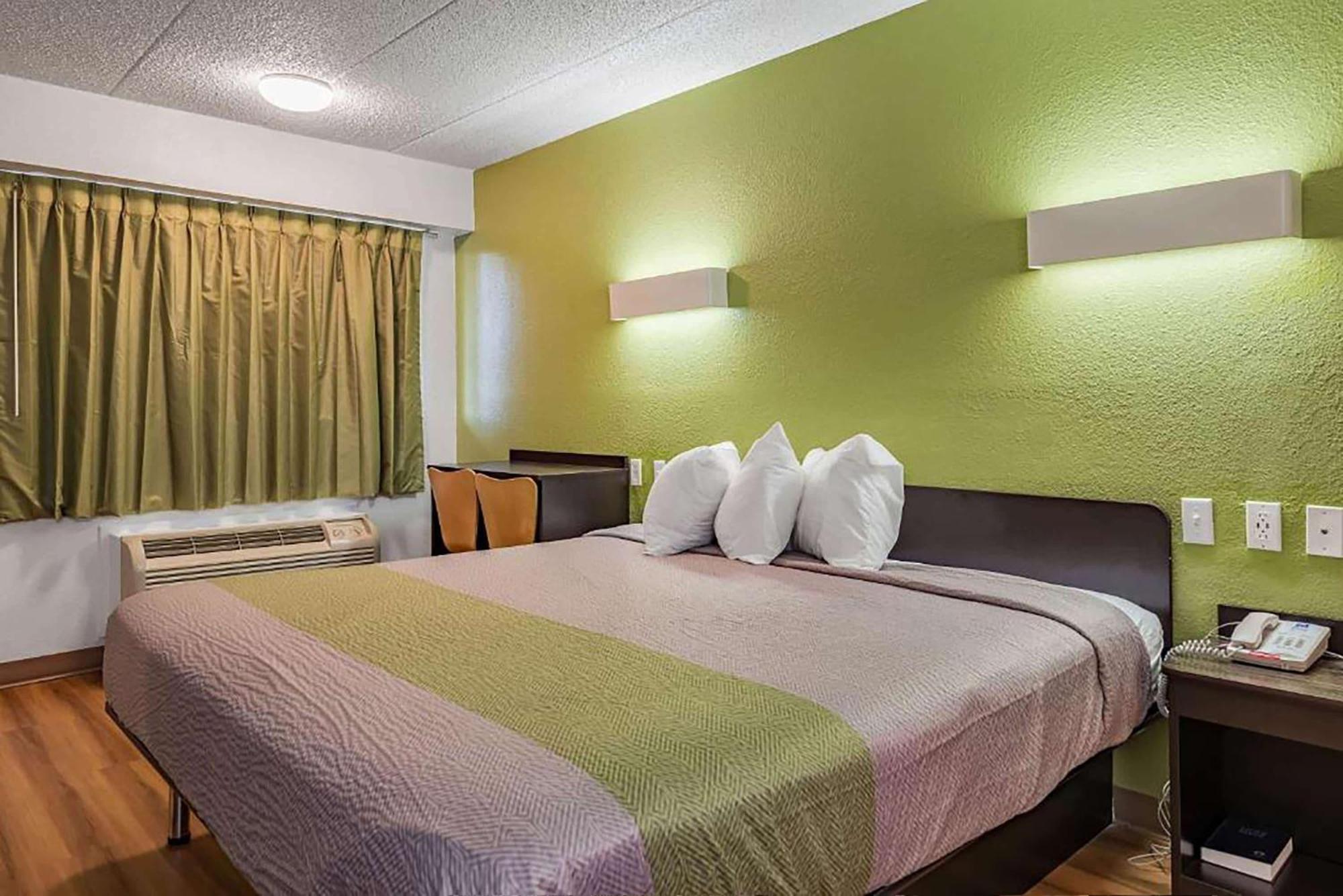 Days Inn By Wyndham Cincinnati I-71 Silverton Eksteriør bilde