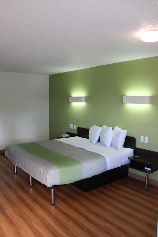 Days Inn By Wyndham Cincinnati I-71 Silverton Eksteriør bilde
