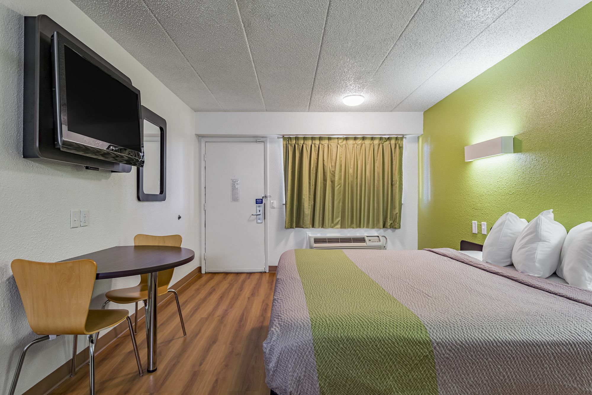 Days Inn By Wyndham Cincinnati I-71 Silverton Eksteriør bilde